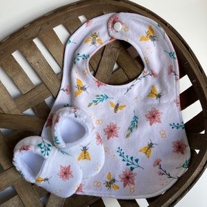 ✨Handmade✨ Baby Bib and Soft Shoes Gift Set, 6-12 months